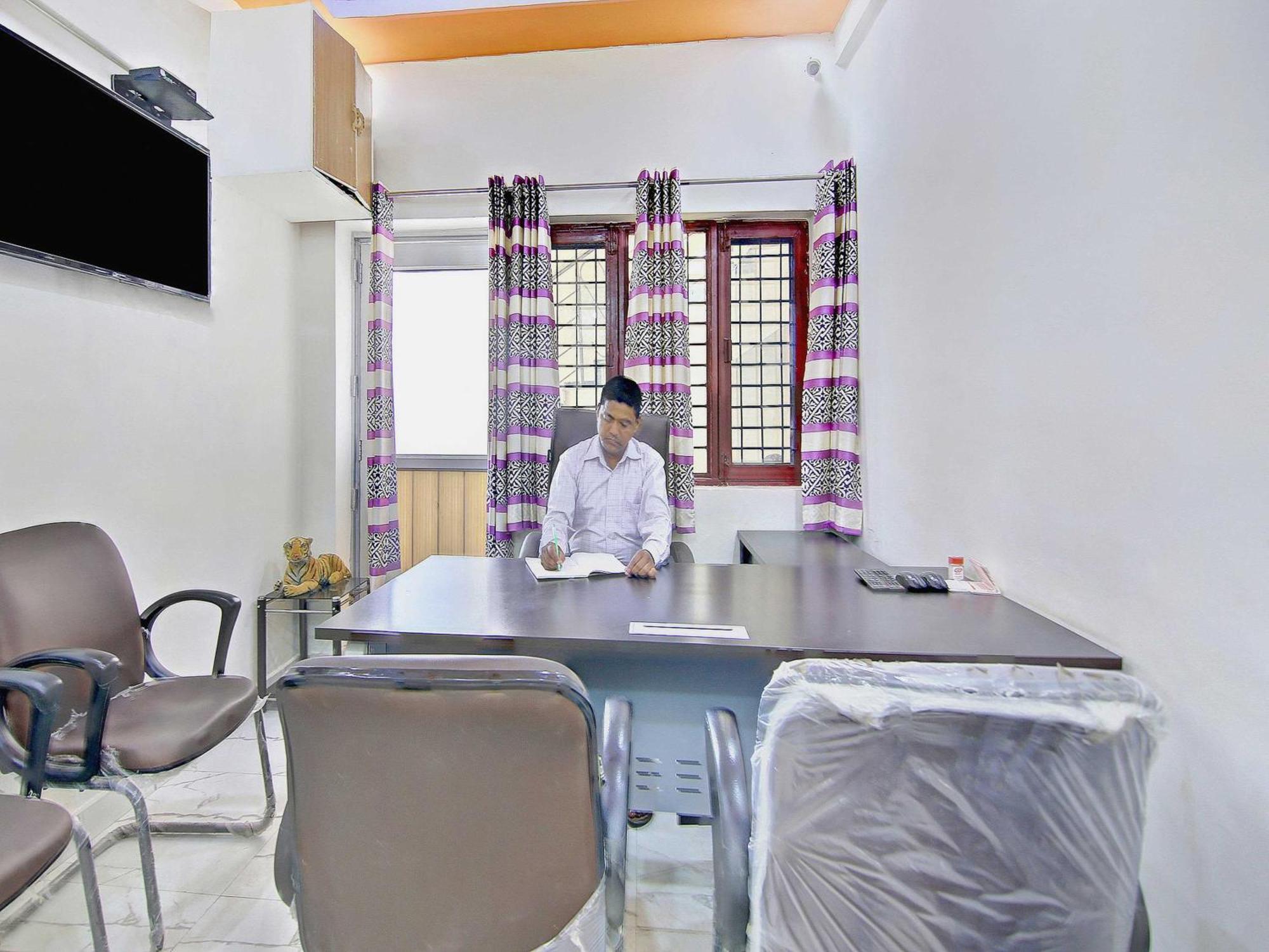 Home 78802 Balaji Bhawan Jhajra Ngoại thất bức ảnh