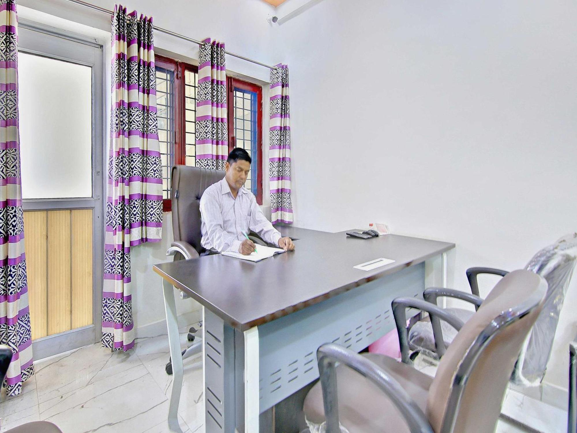 Home 78802 Balaji Bhawan Jhajra Ngoại thất bức ảnh