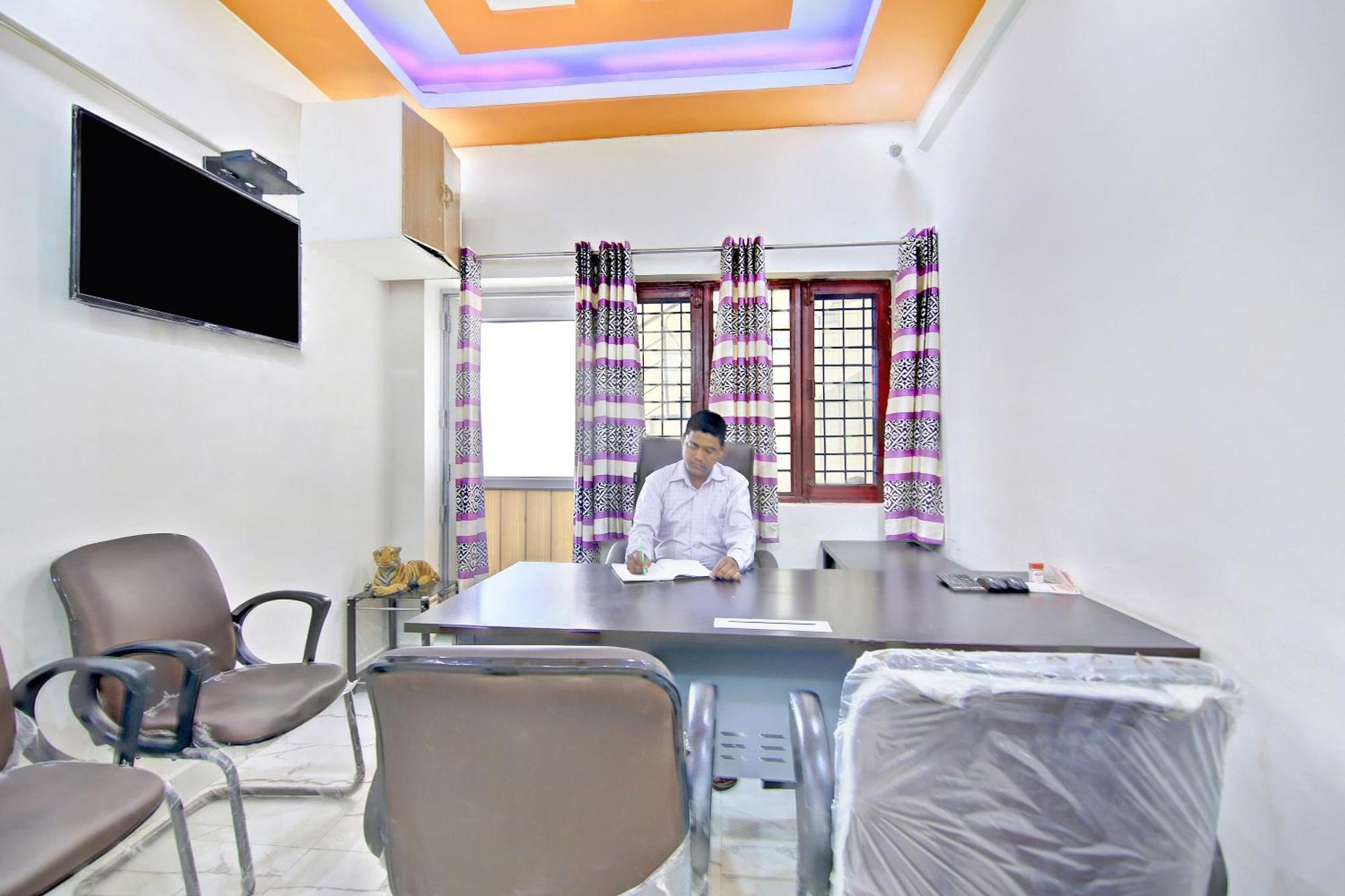 Home 78802 Balaji Bhawan Jhajra Ngoại thất bức ảnh